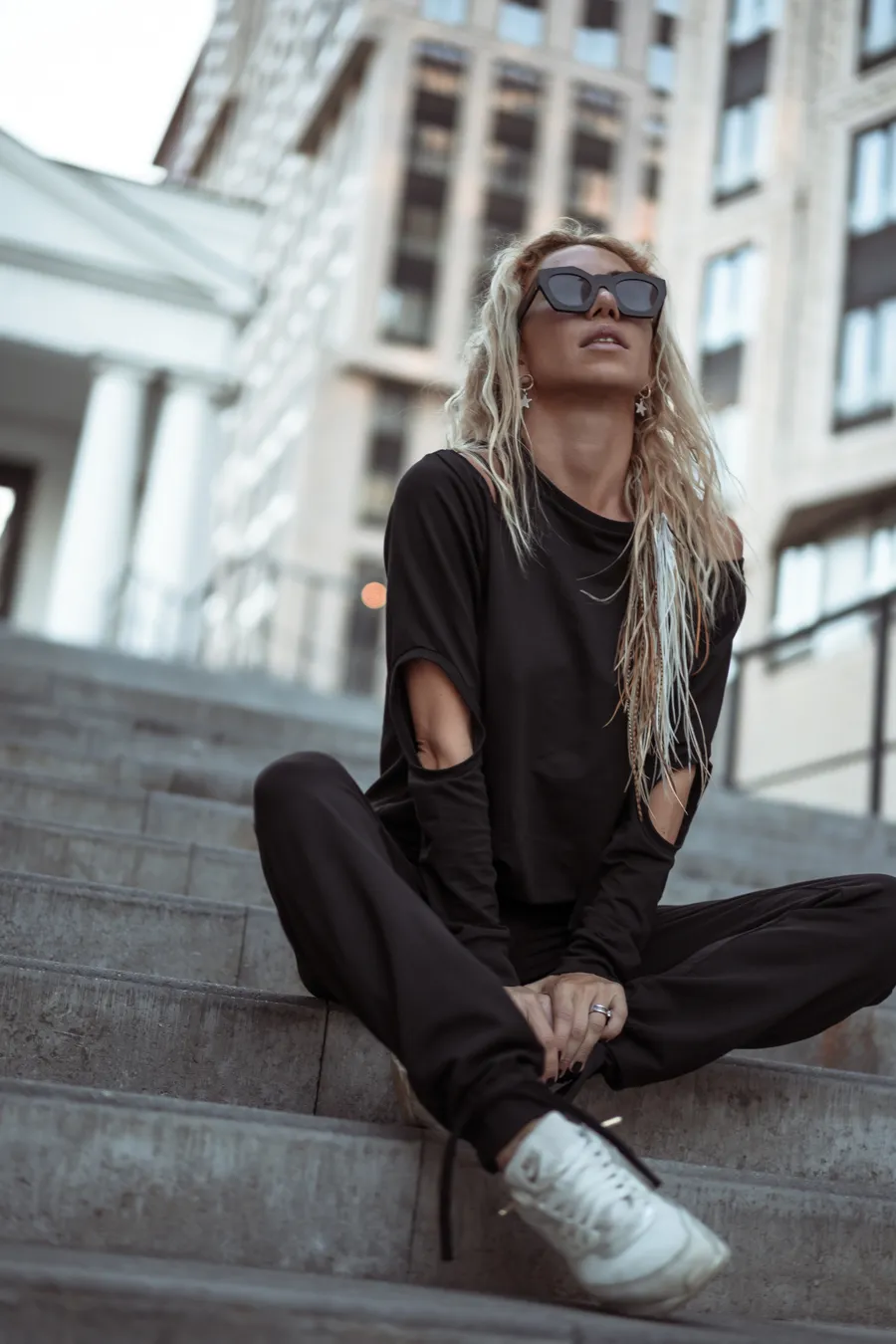 Свитшот с прорезями — изображение 7